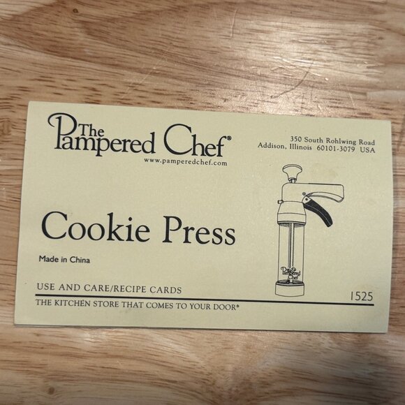 NIB - The Pampered Chef 1525 Cookie Press with 16 Discs - White - Picture 6 of 8